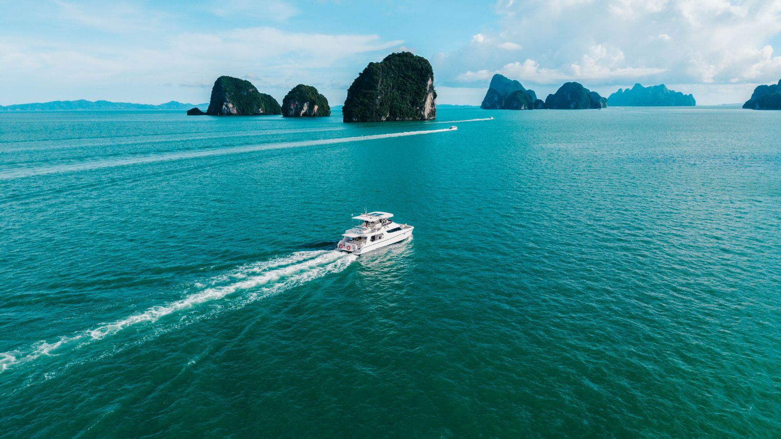 James Bond Luxury Boat in the bay James Bond Luxury Boat in the bay