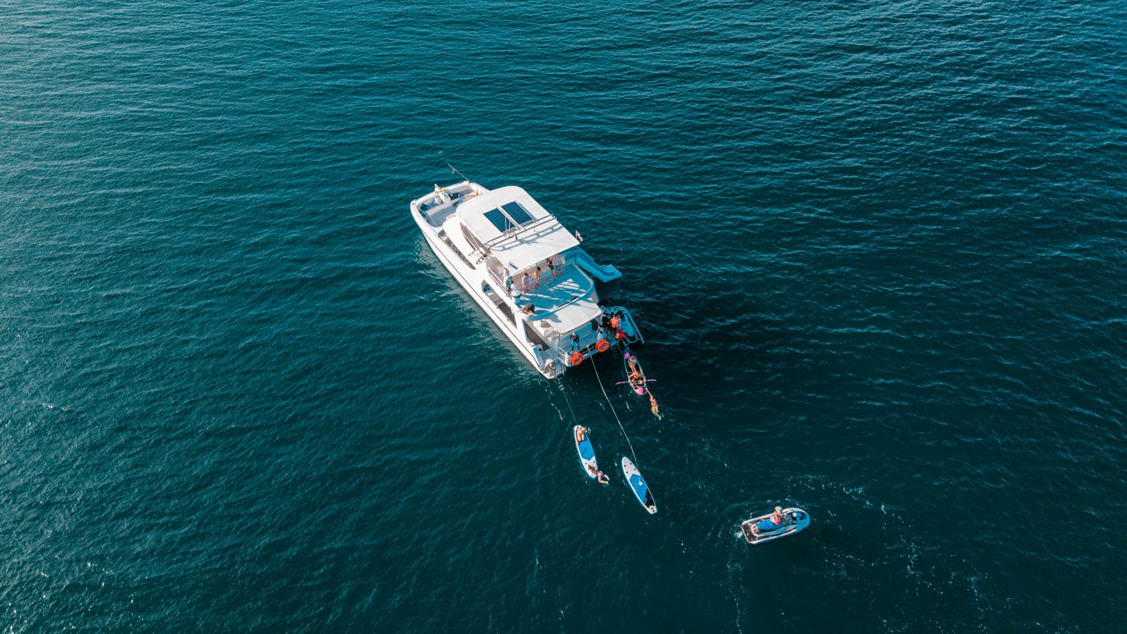 James Bond Luxury Boat with floating toys James Bond Luxury Boat with floating toys