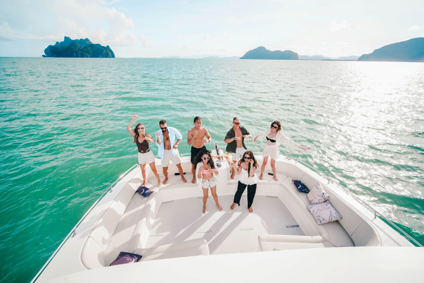 group friont of the boat james bond island group friont of the boat james bond island