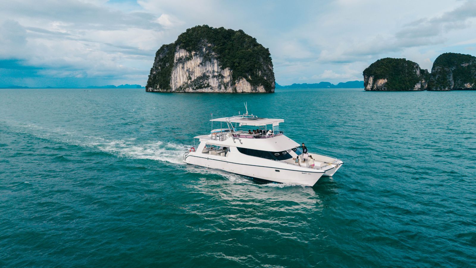 view of James Bond Luxury Boat view of James Bond Luxury Boat